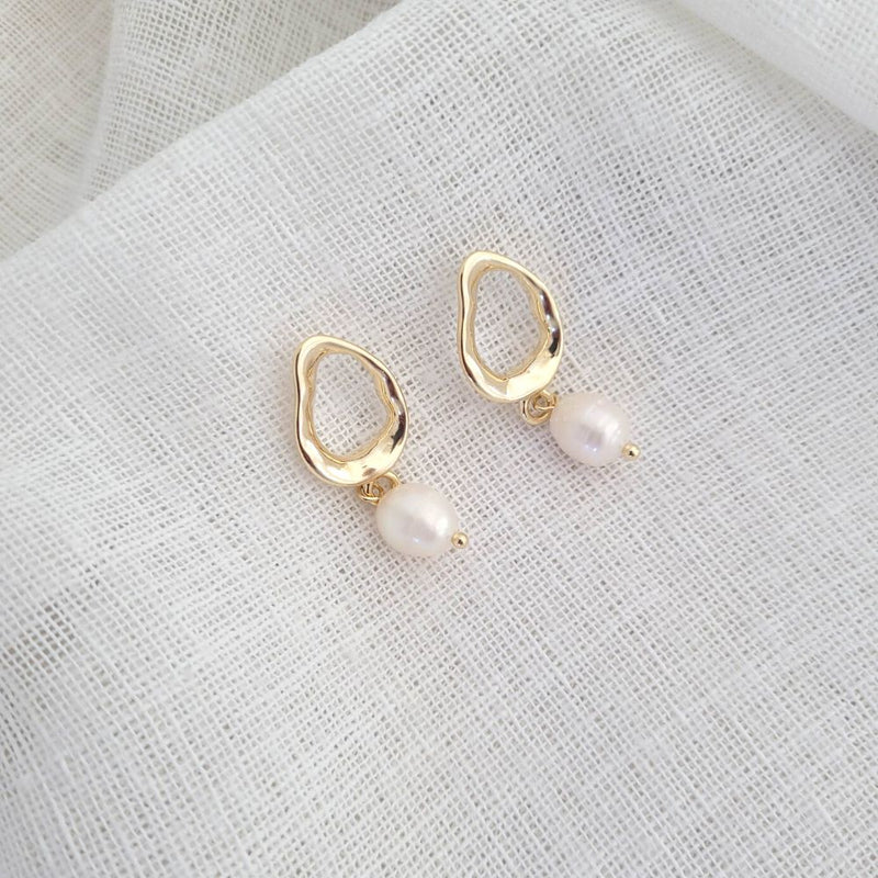 ELISA Gold Pearl Drop Earrings
